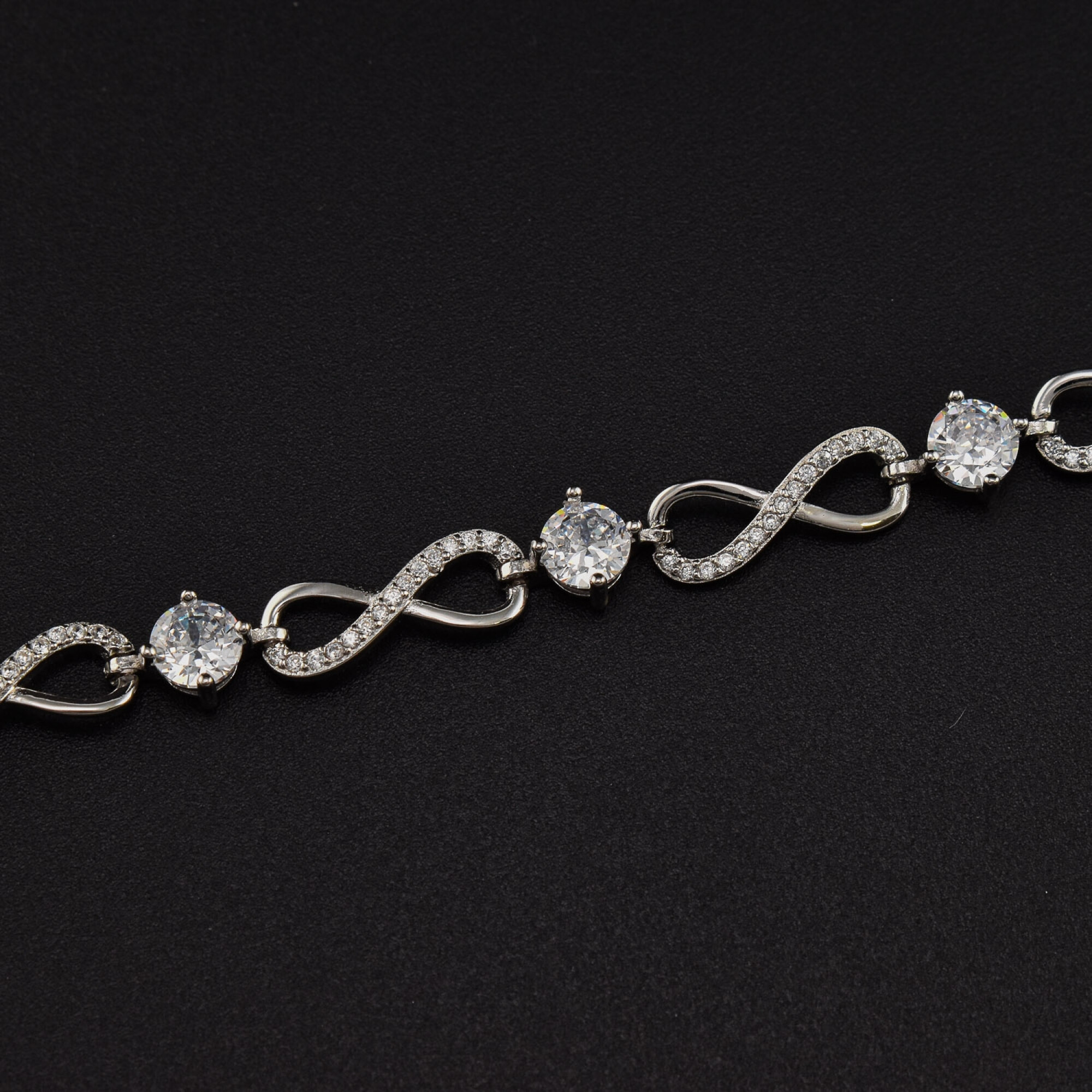 Bratara dama din argint cu cristale swarovski BDAG-B-230