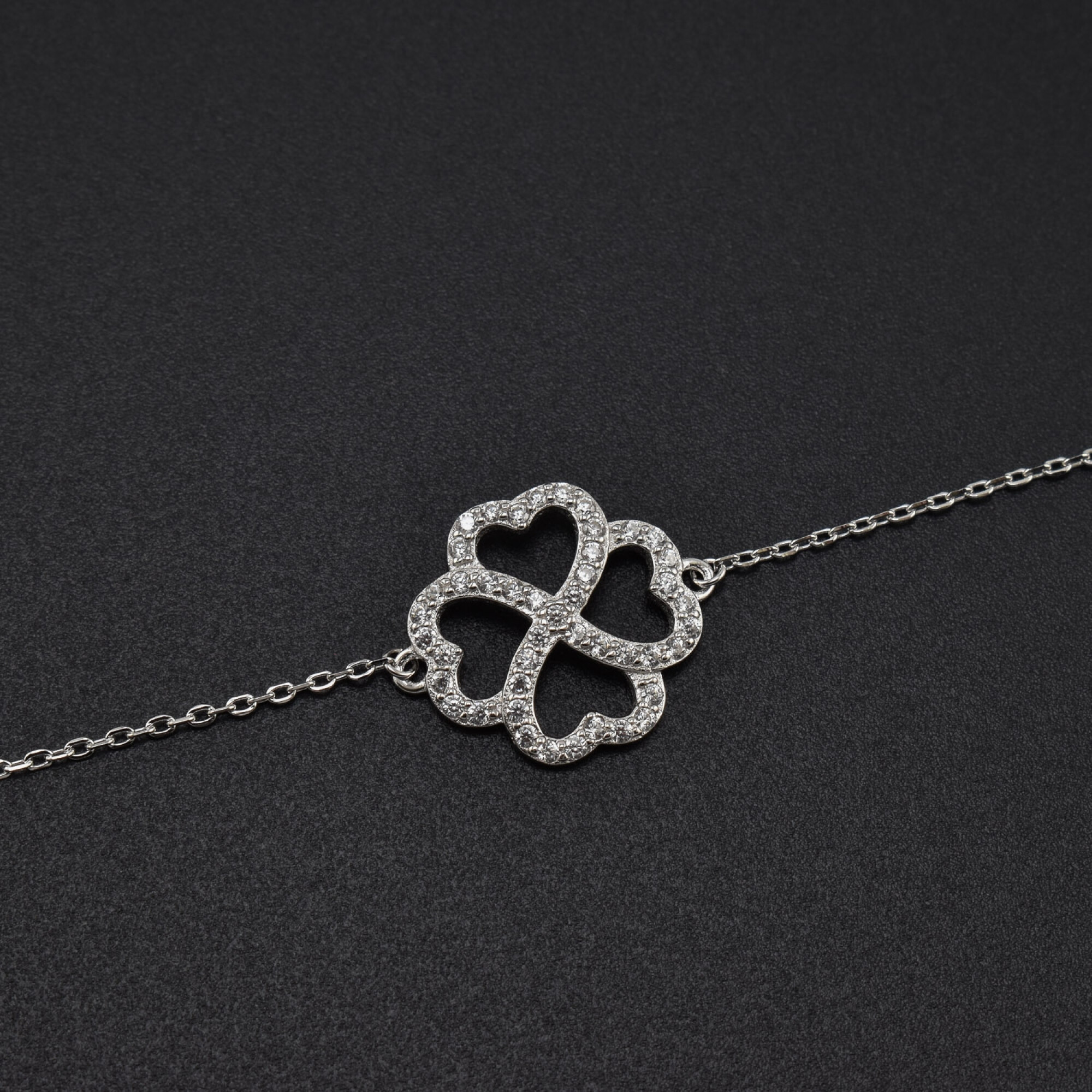 Bratara dama din argint  ”Trifoi cu patru foi” cu cristale swarovski