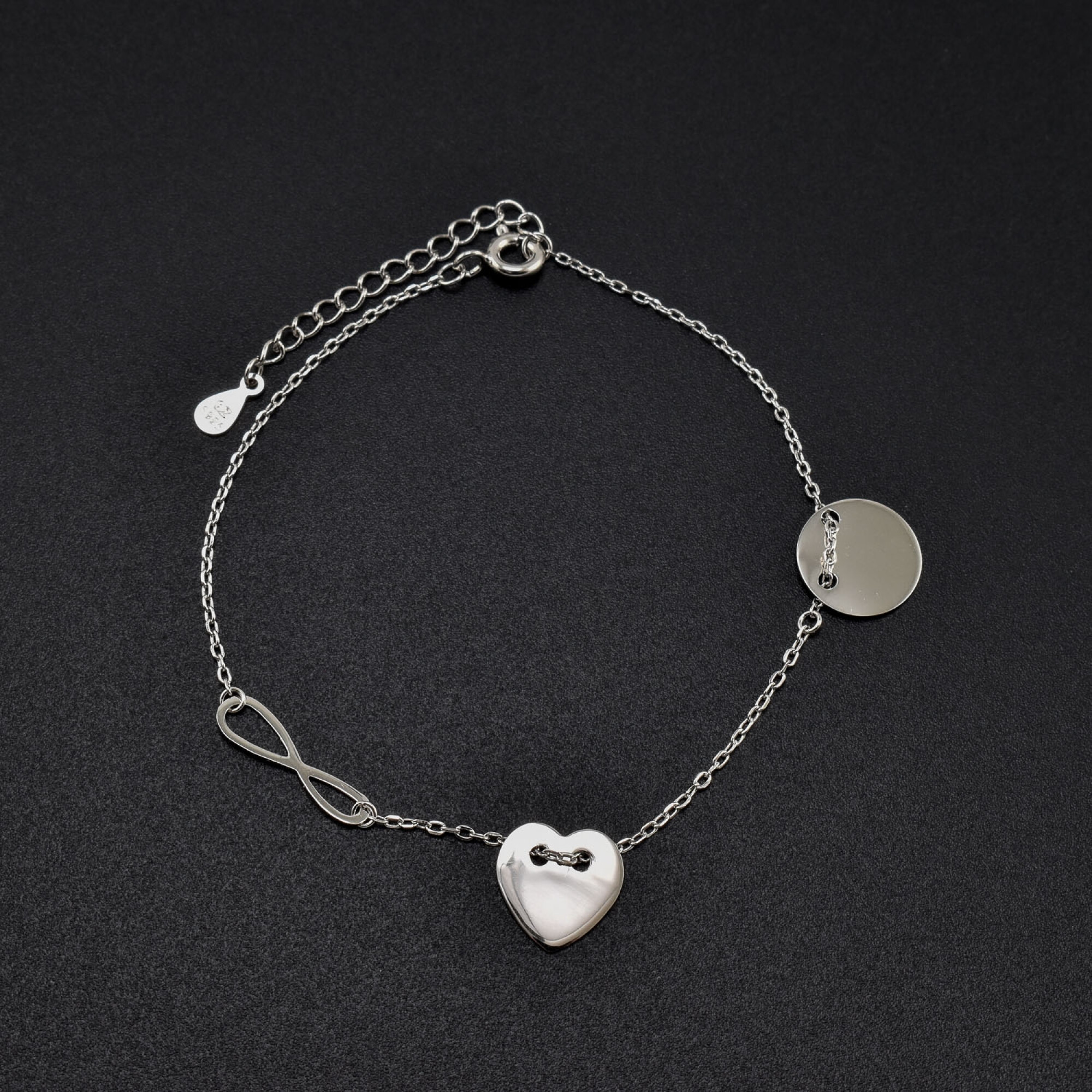 Bratara dama din argint cu accesorii in forma de Infinit, inima & banut pentru gravare