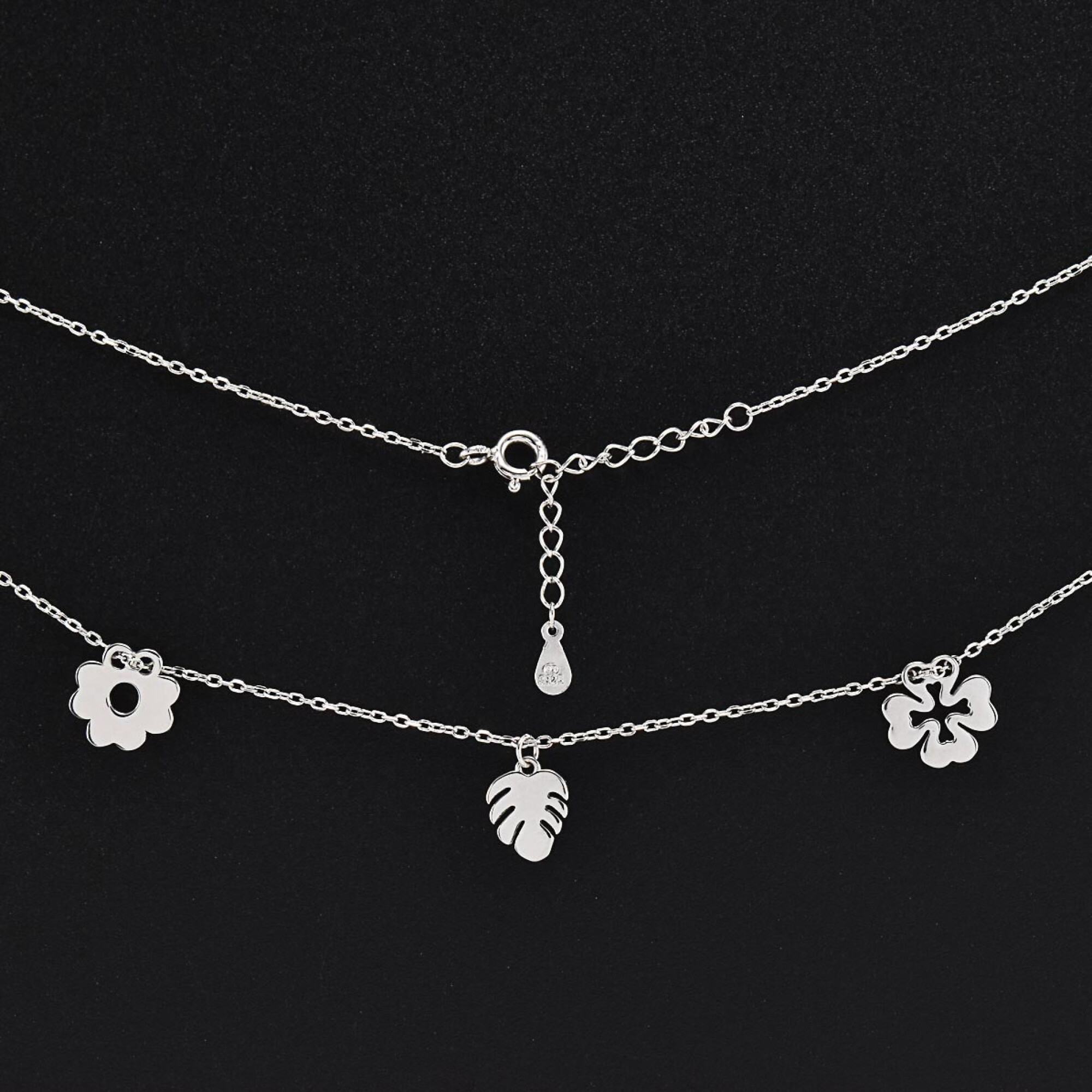 Lantisor dama din argint cu accesorii diverse