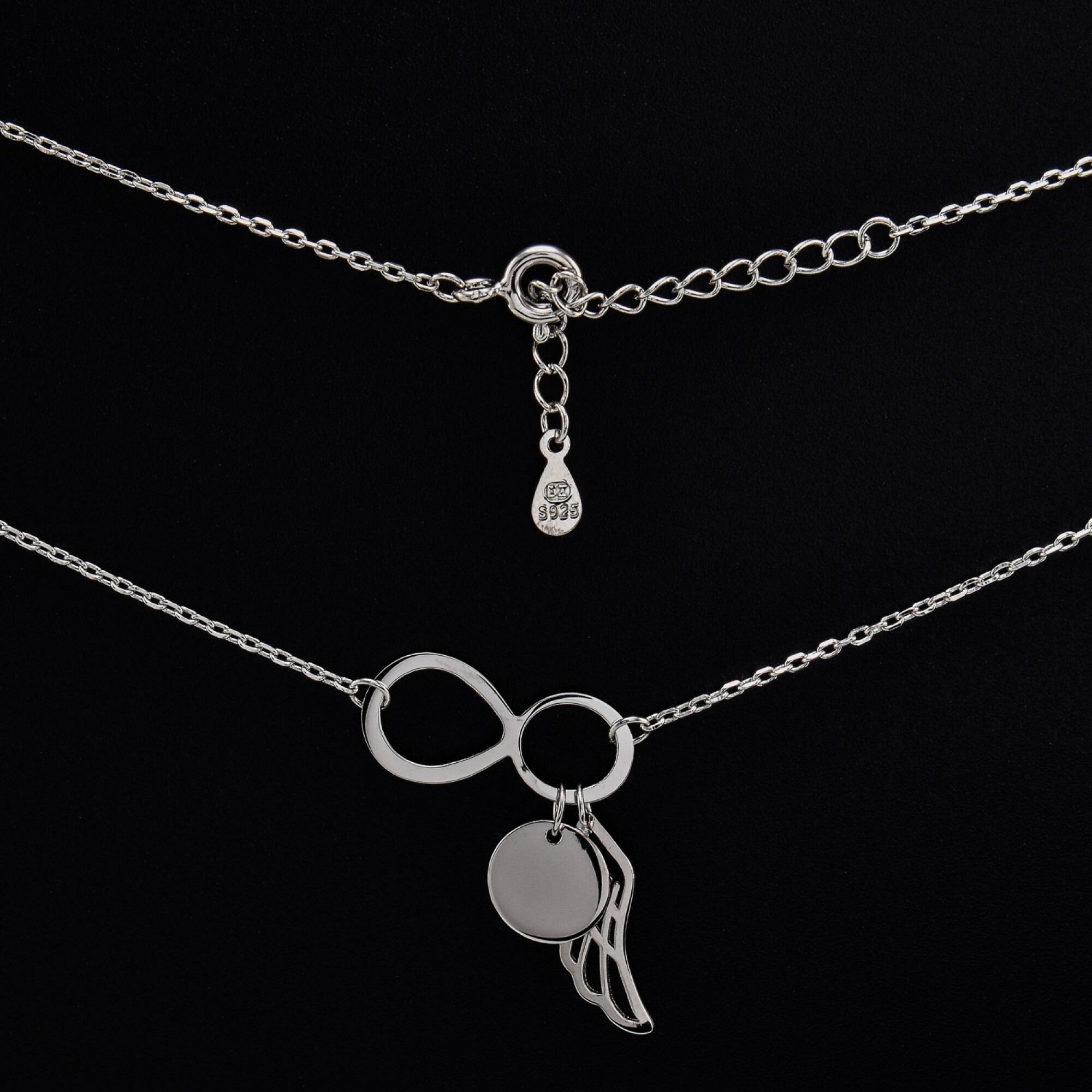 Lantisor dama din argint cu accesorii in forma de aripa, infinit, banut