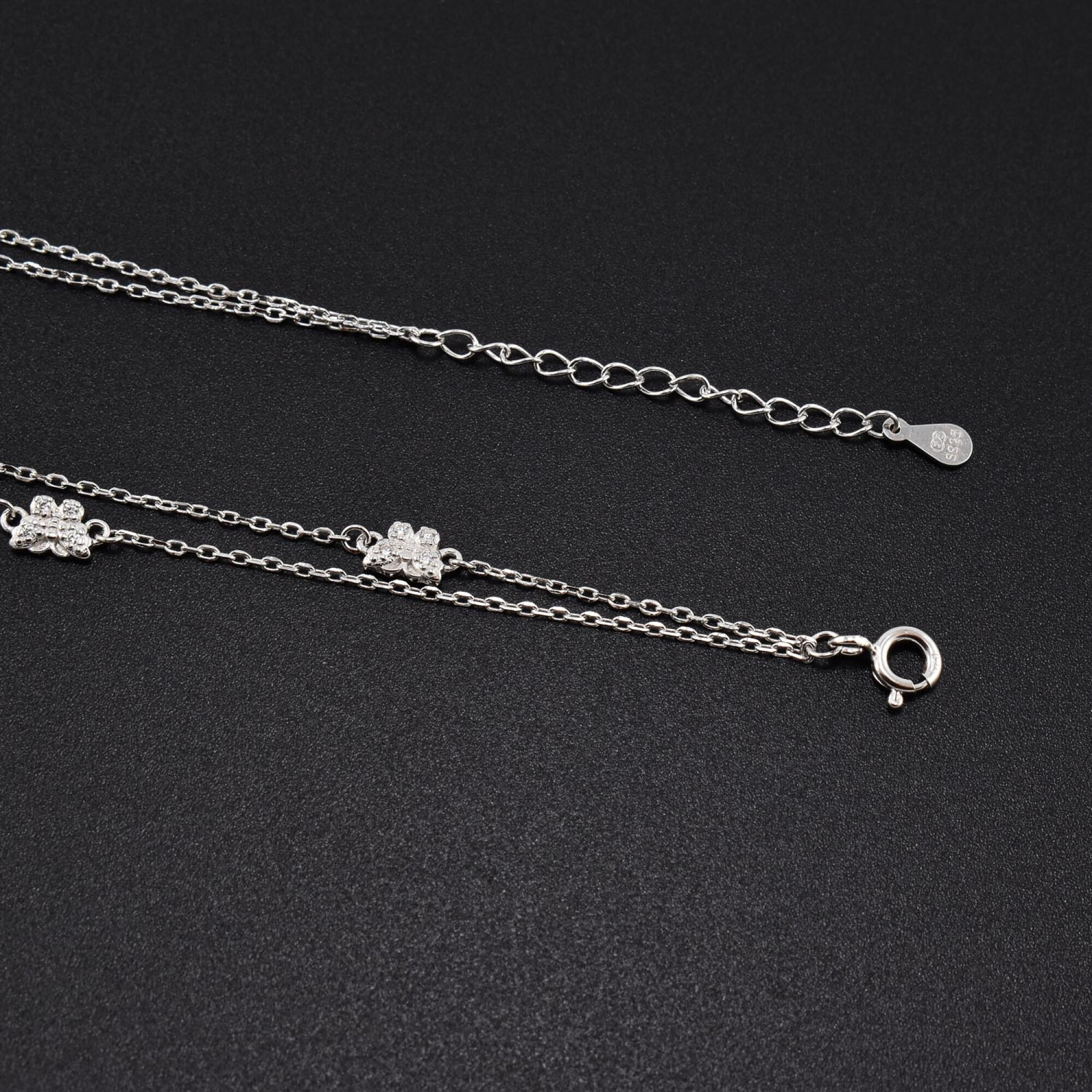 Bratara dama din argint cu accesorii in forma de fluturi
