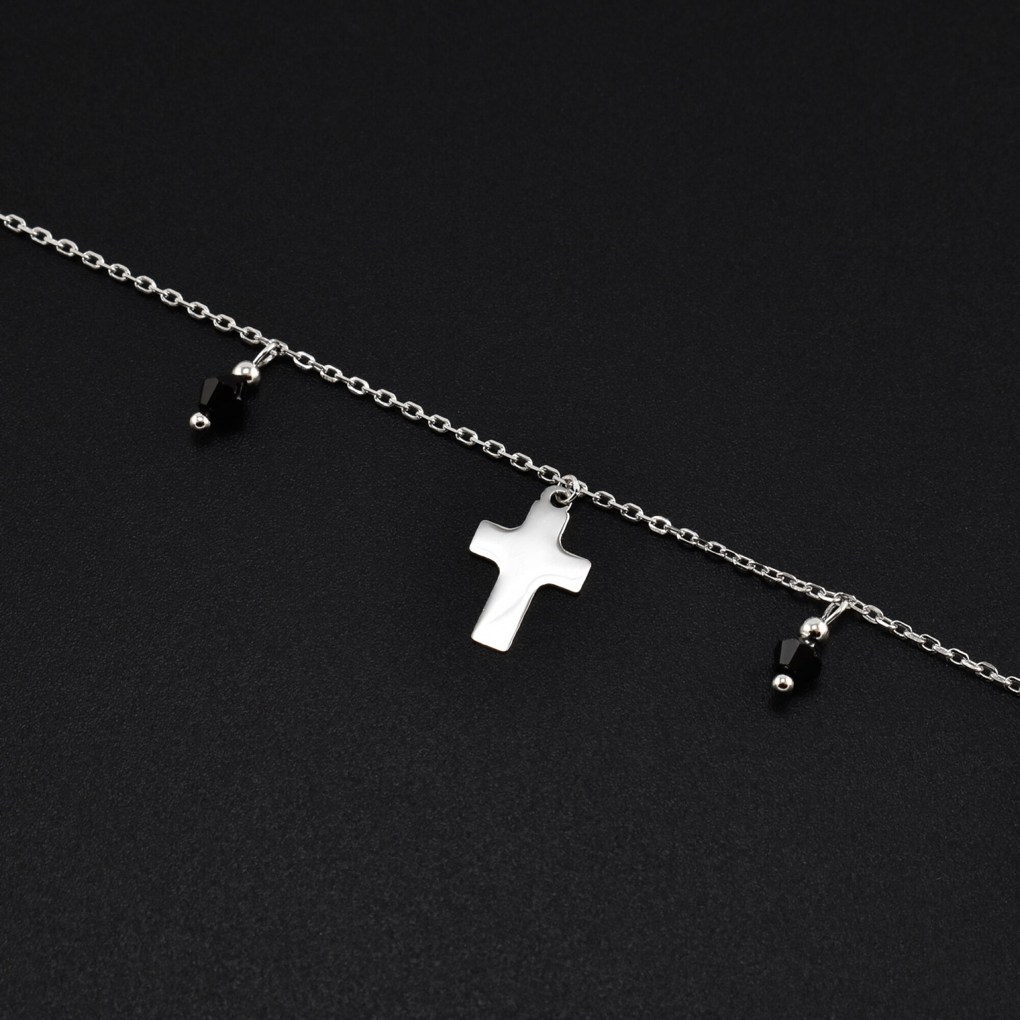 Bratara dama din argint cu accesorii in forma de cruce
