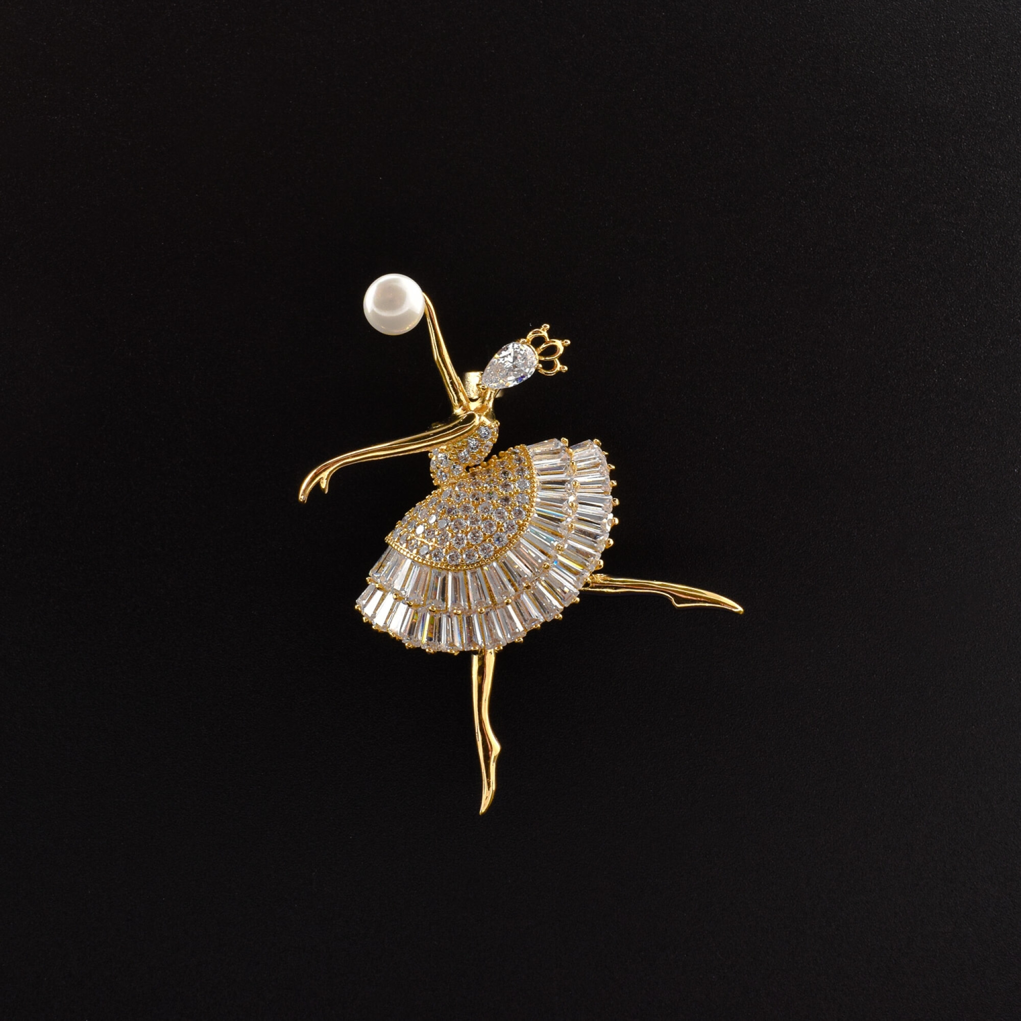 Brosa "Balerina" cu cristale swarovski