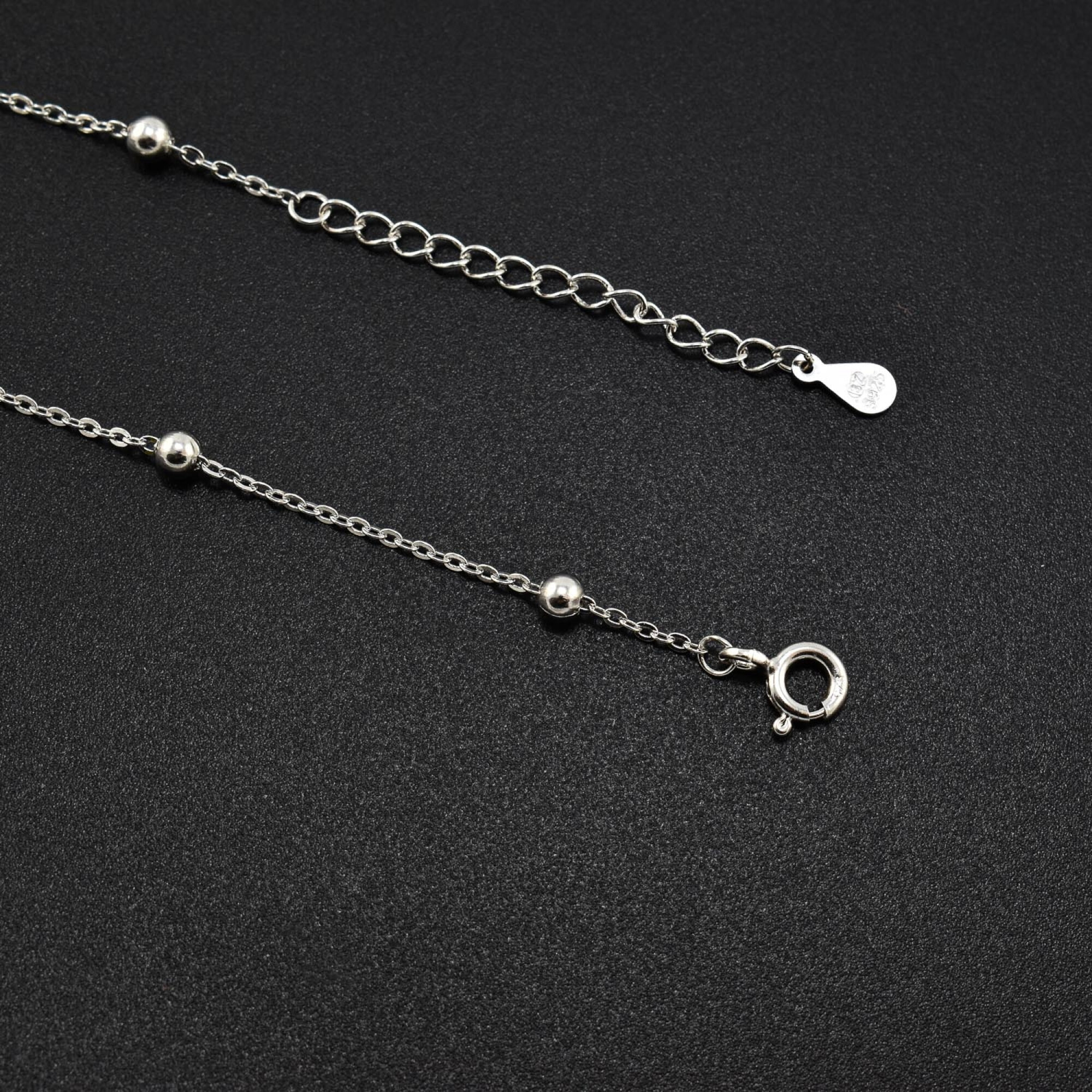 Bratara dama din argint cu accesoriu in forma de albina