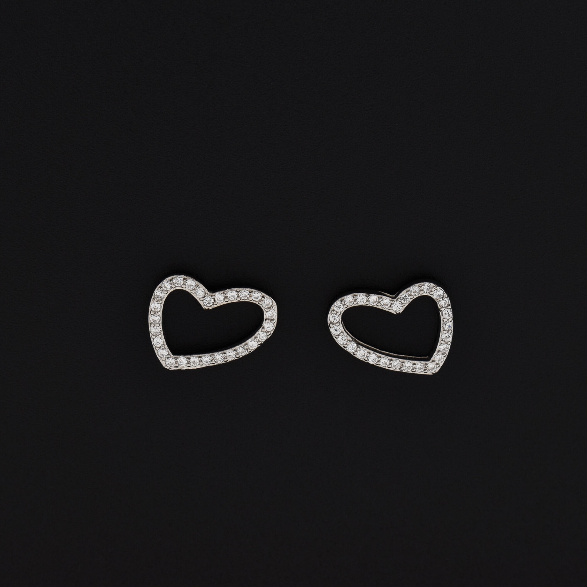 Cercei dama din argint ,,Inimi asimetrice'' acoperite cu cristale swarovski