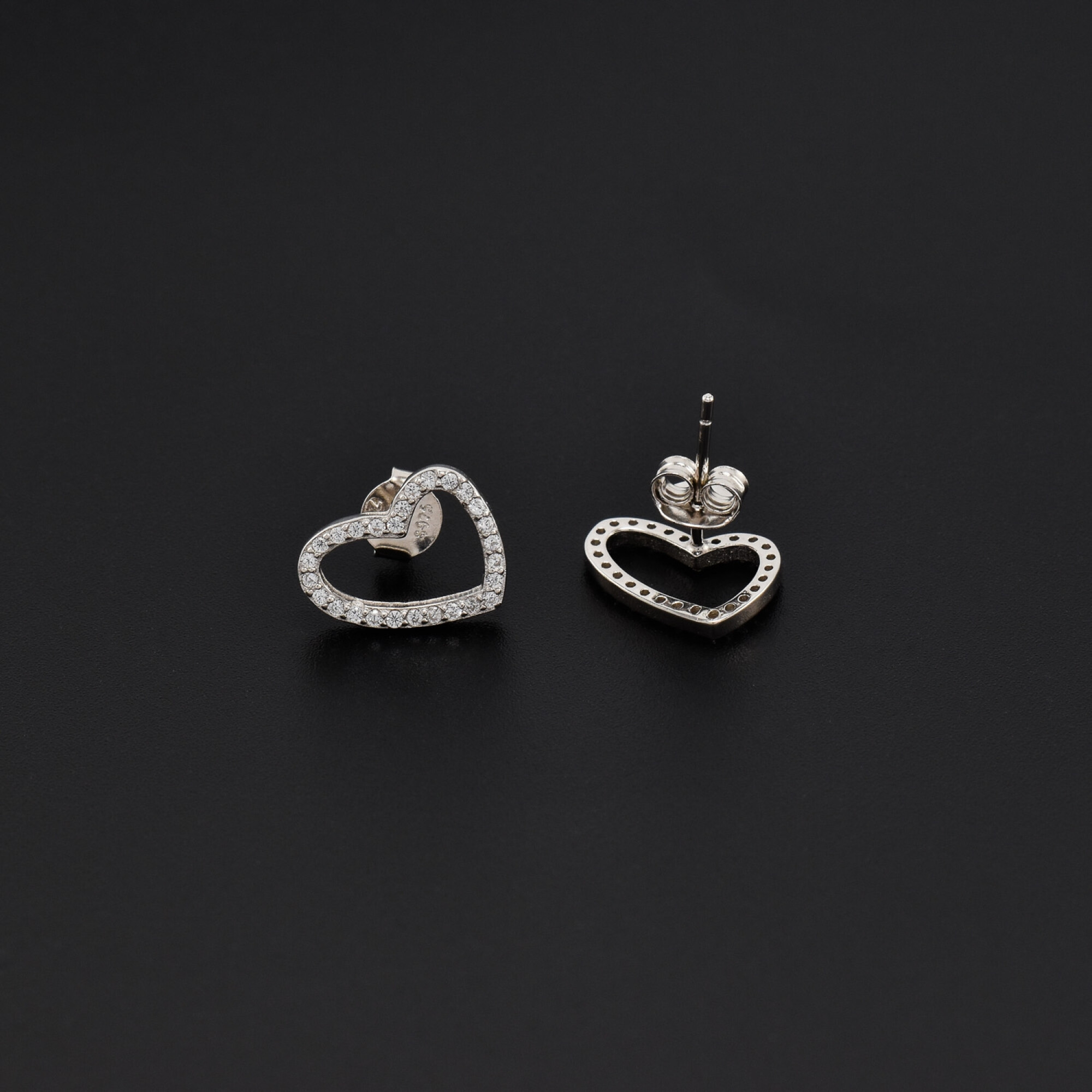Cercei dama din argint ,,Inimi asimetrice'' acoperite cu cristale swarovski