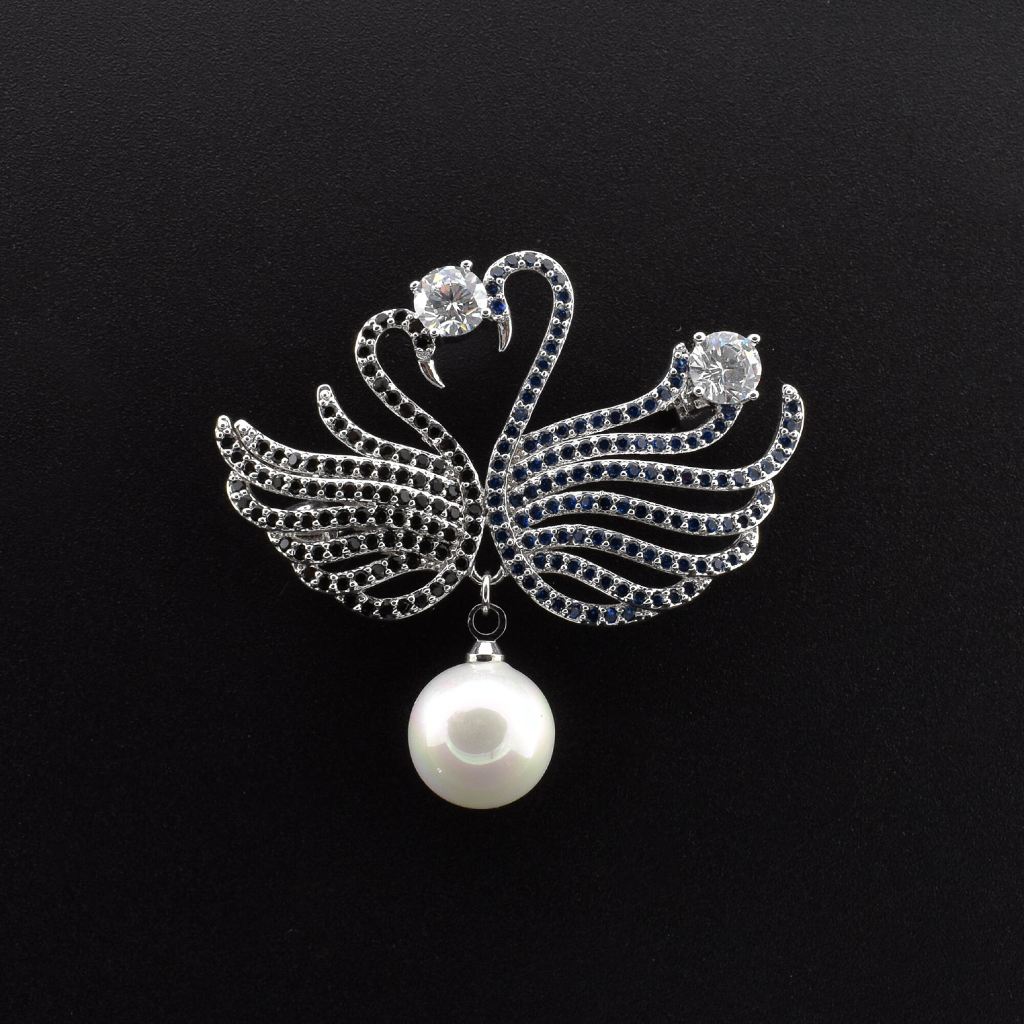 Brosa "Lebede" cu cristale swarovski
