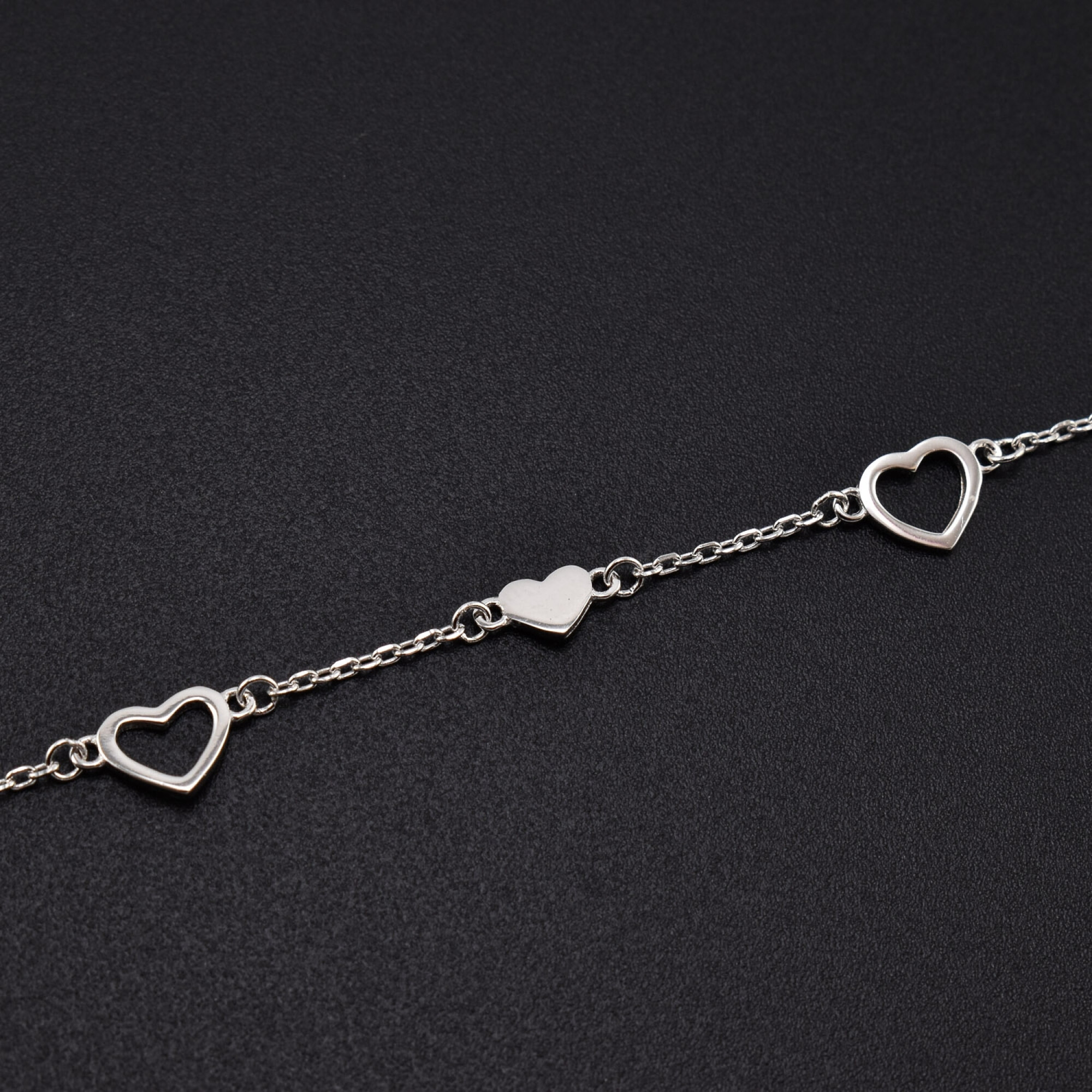 Bratara dama din argint cu accesorii in forma de inima BDAG-B-103