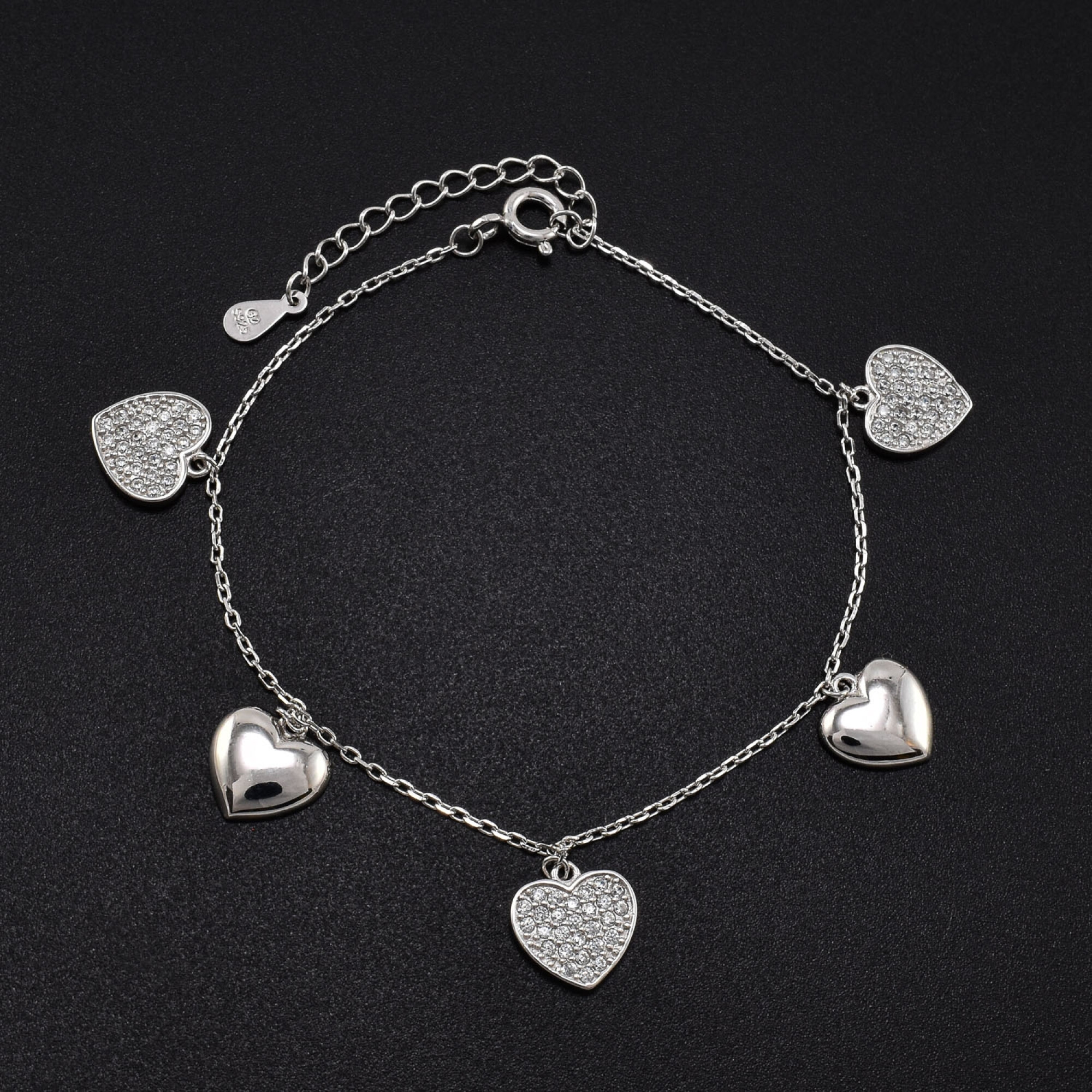Bratara dama din argint cu accesorii in forma de inima si cristale swarovski