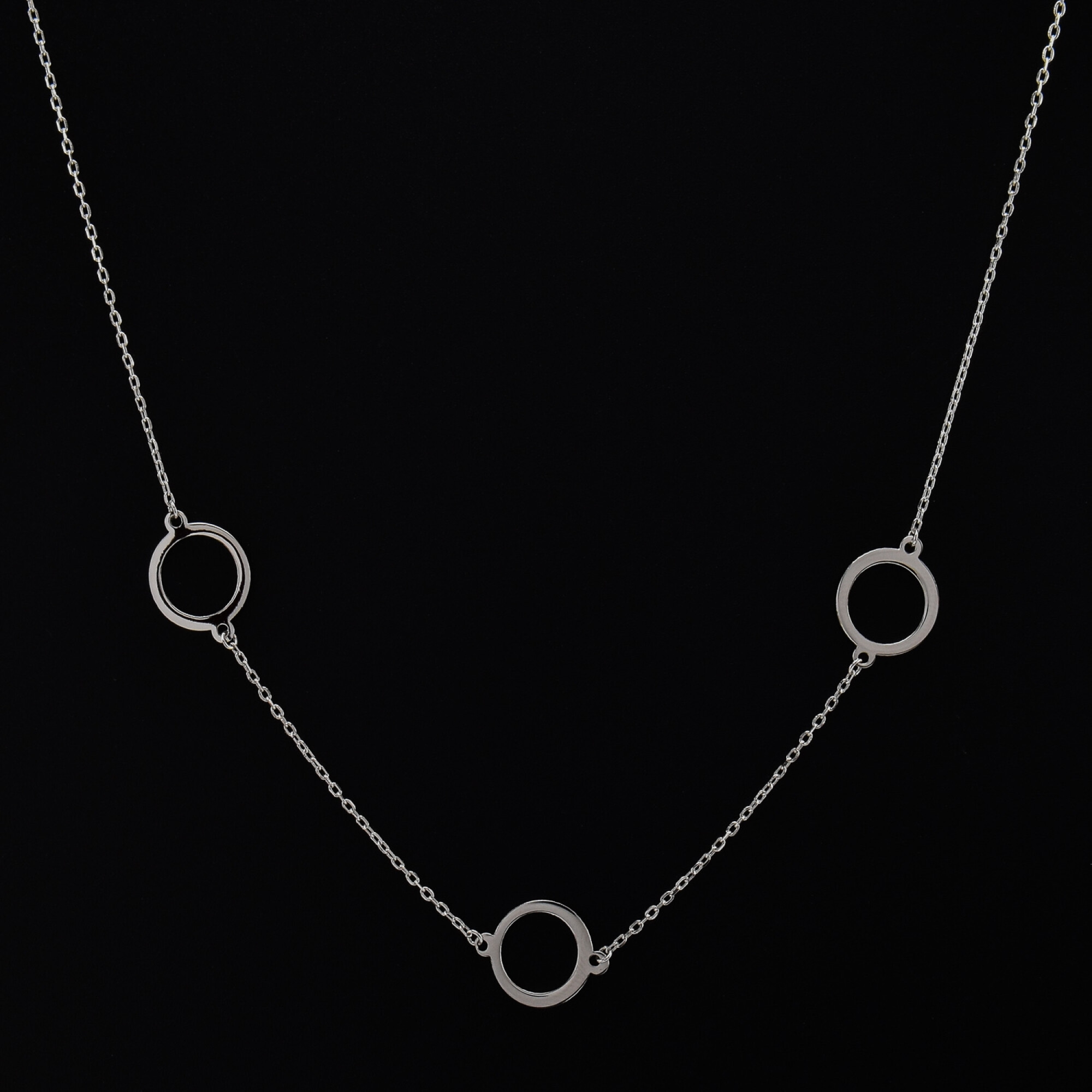 Lantisor dama din argint cu accesorii in forma de cerc