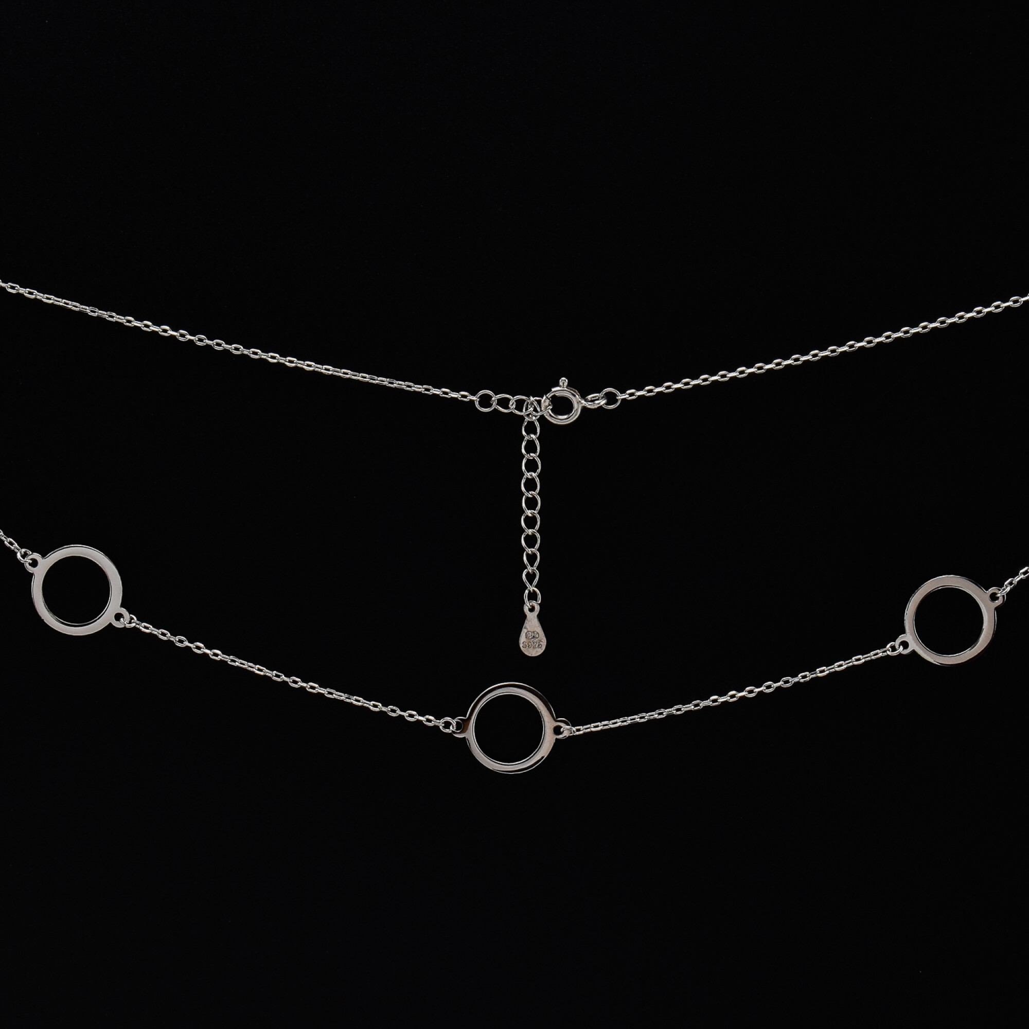 Lantisor dama din argint cu accesorii in forma de cerc