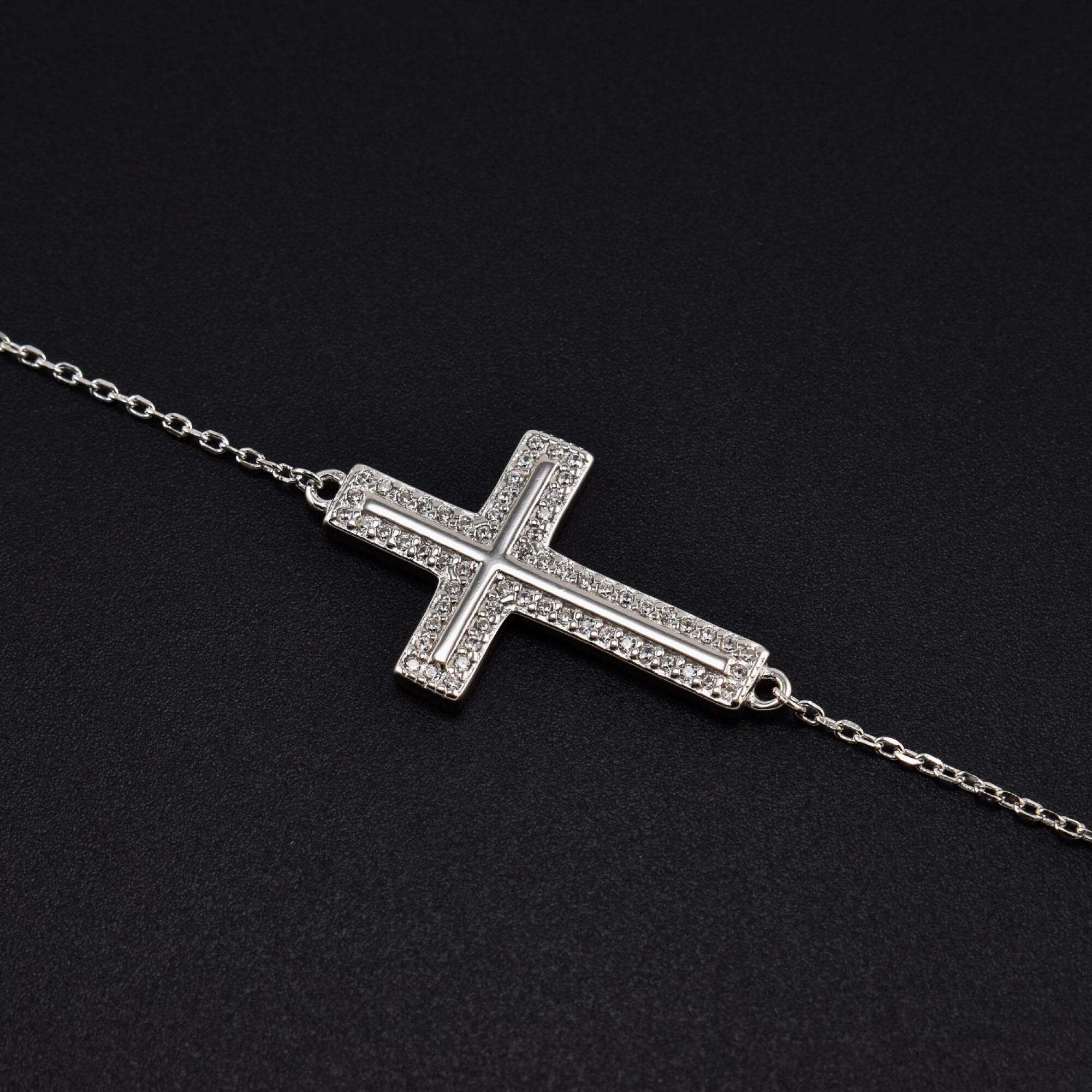 Bratara dama din argint cu accesoriu in forma de cruce BDAG-B-173