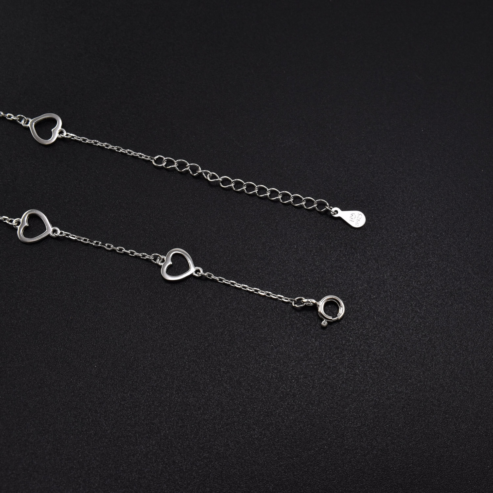 Bratara dama din argint cu accesorii in forma de inima BDAG-B-98