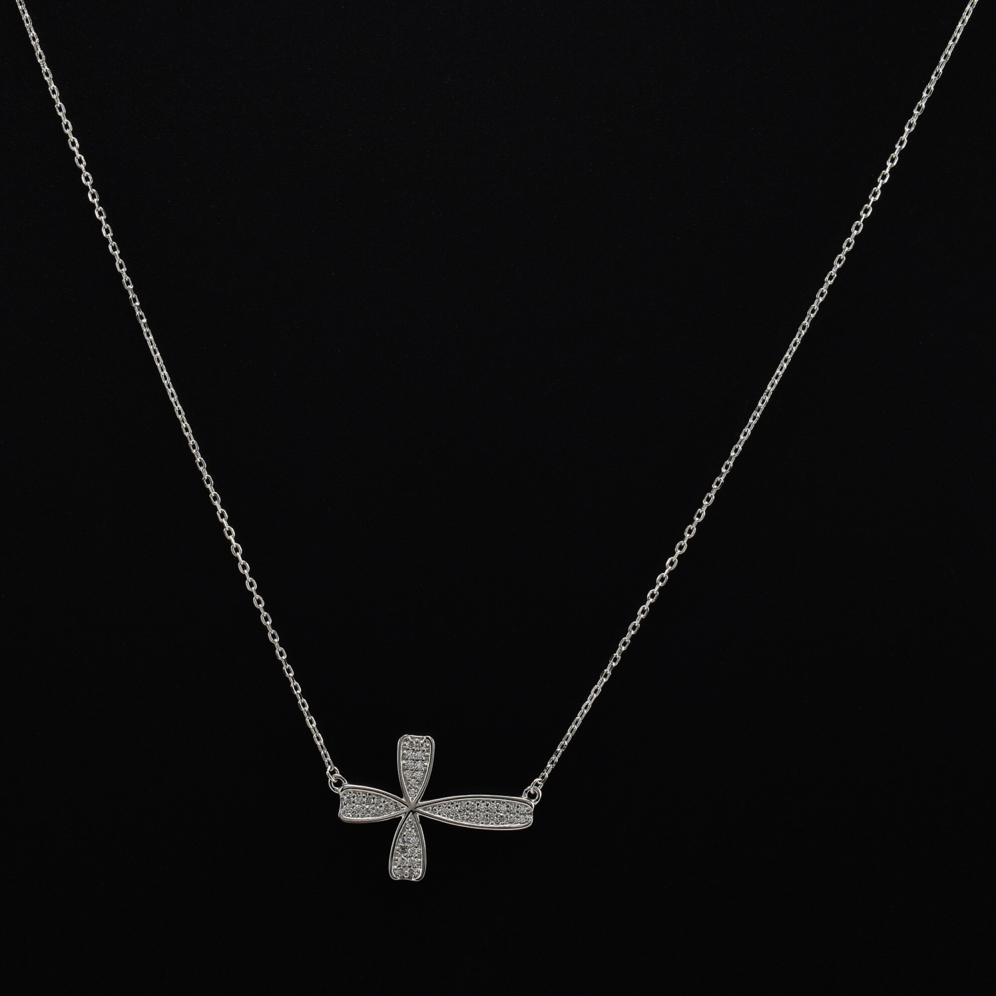 Lantisor dama din argint cu accesoriu in forma de cruce