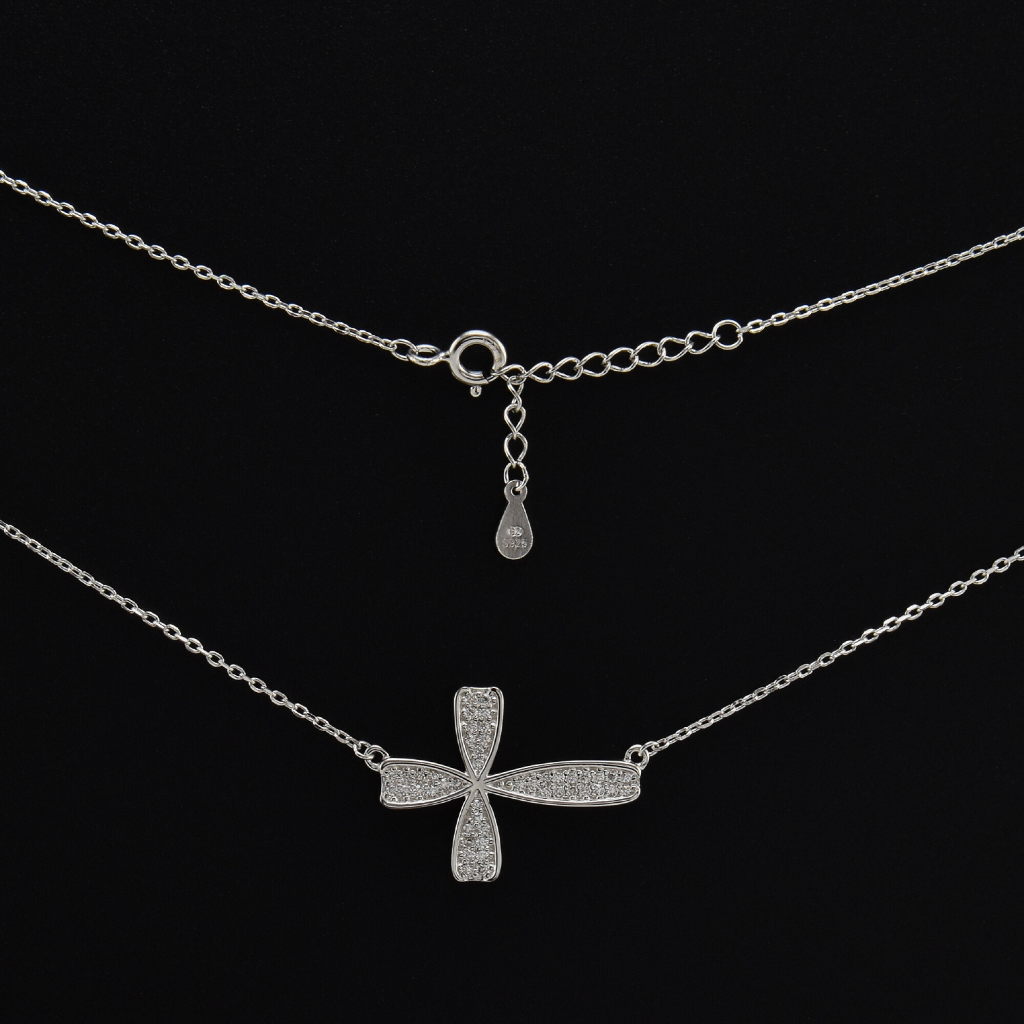 Lantisor dama din argint cu accesoriu in forma de cruce