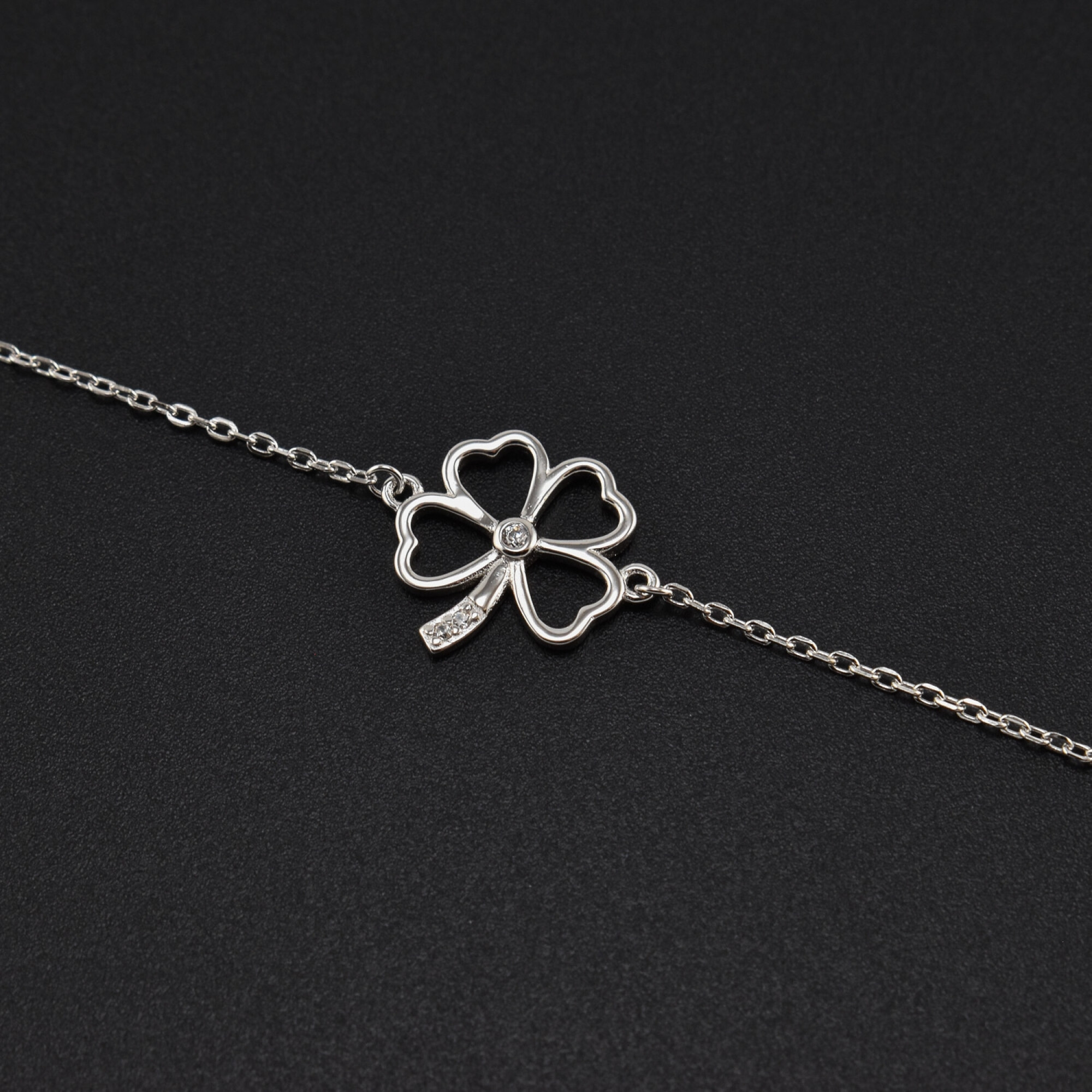 Bratara dama din argint cu accesoriu in forma de trifoi cu patru foi BDAG-B-184