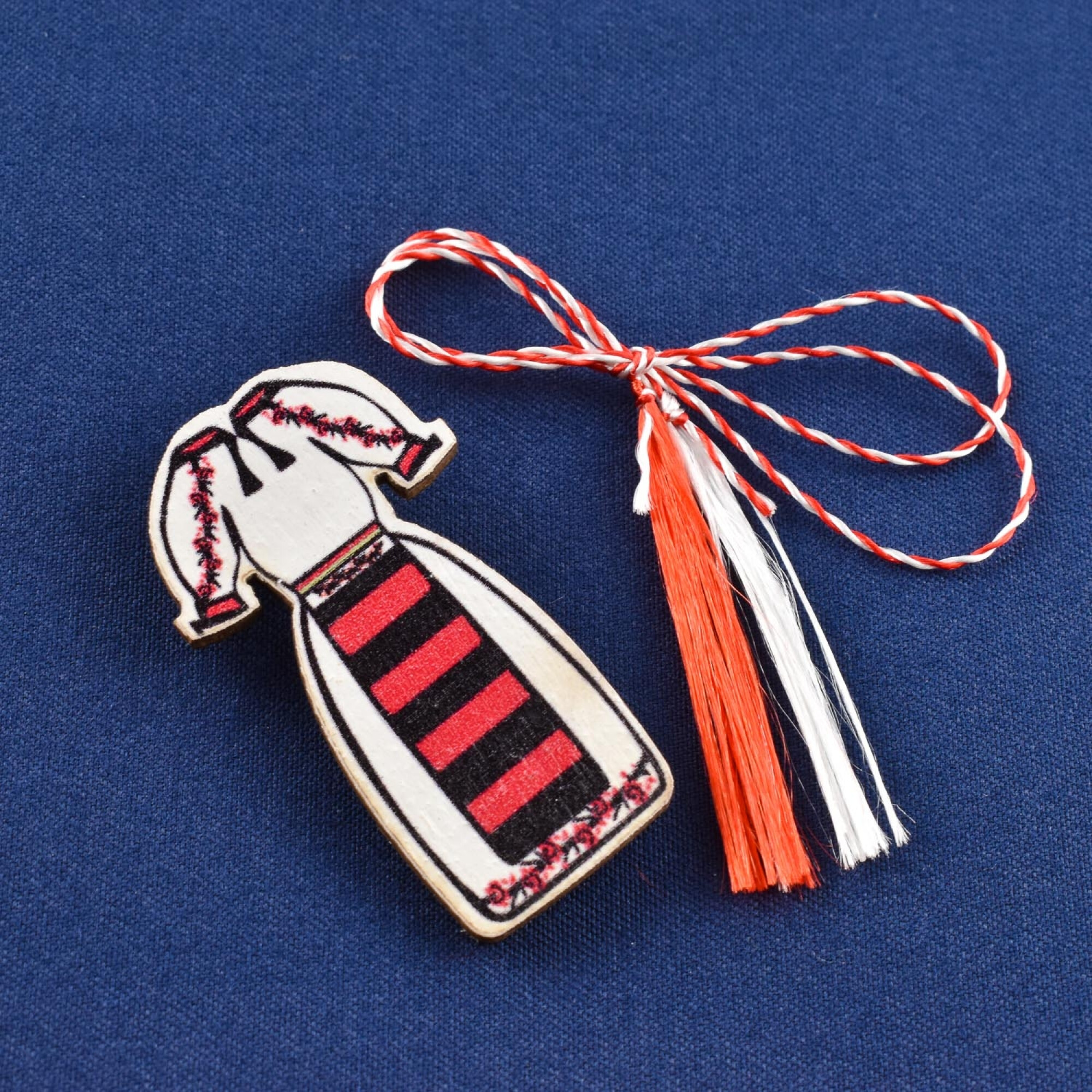 Martisor brosa "Rochita populara"