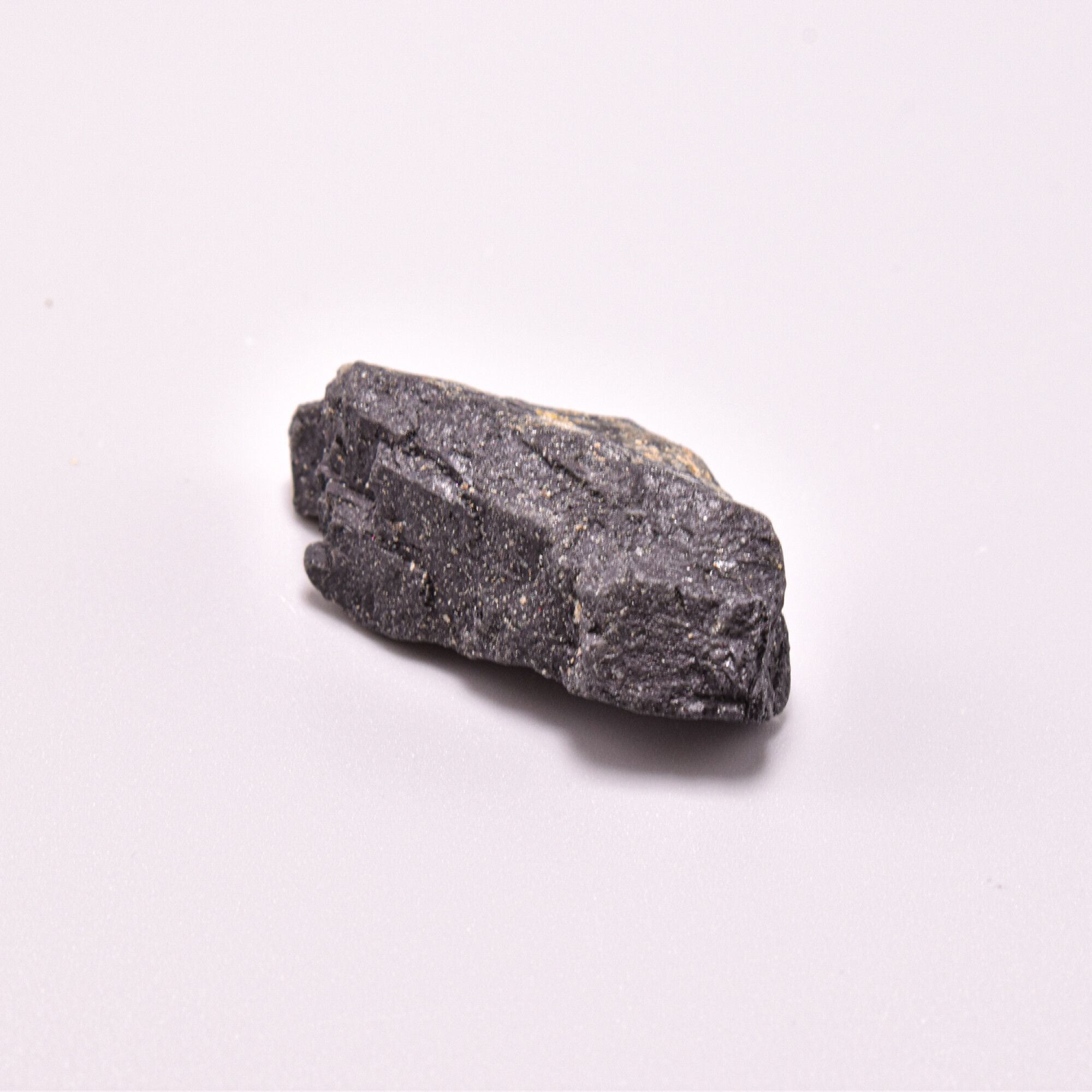 Piatra bruta turmalina neagra