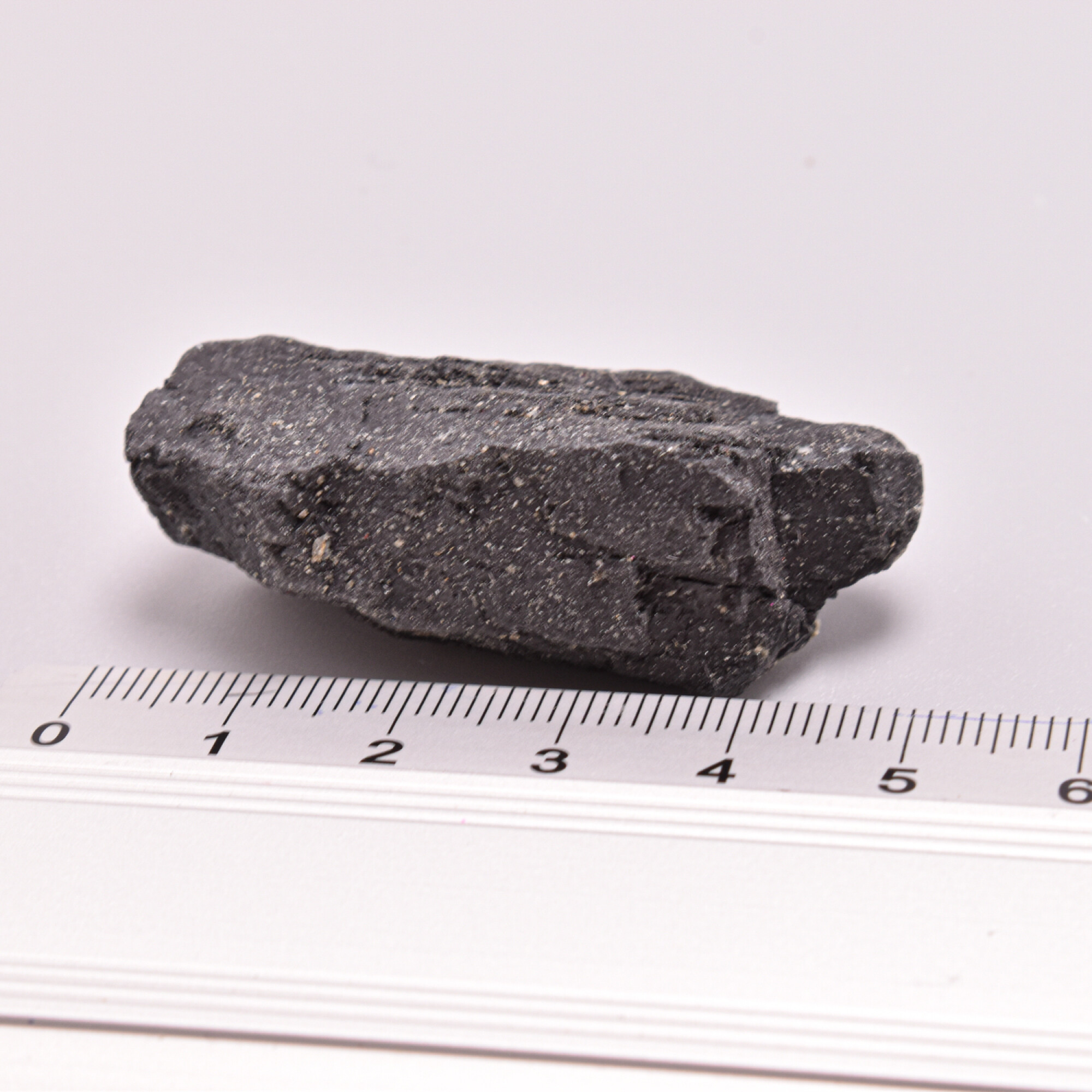 Piatra bruta turmalina neagra