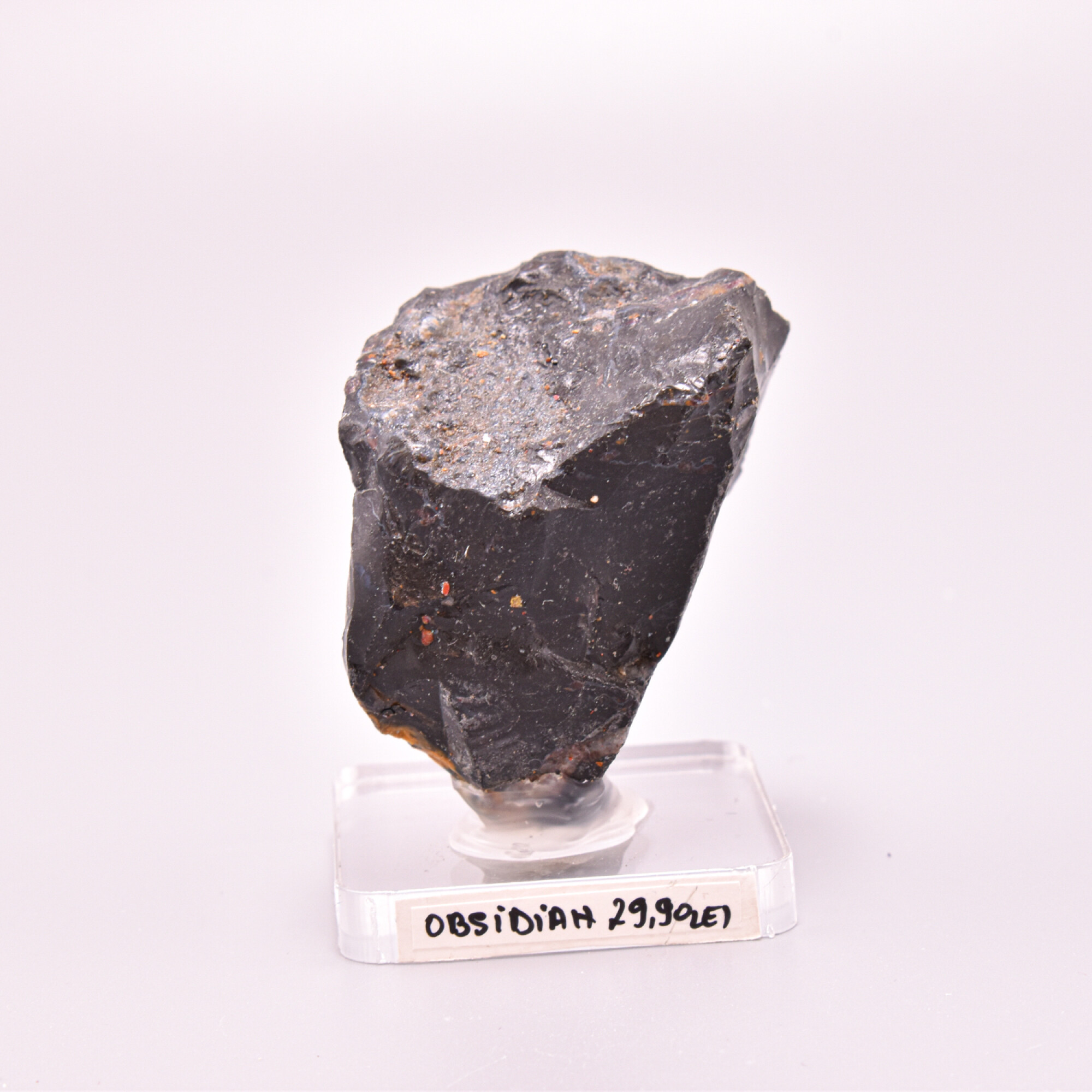Piatra bruta pe suport, obsidian