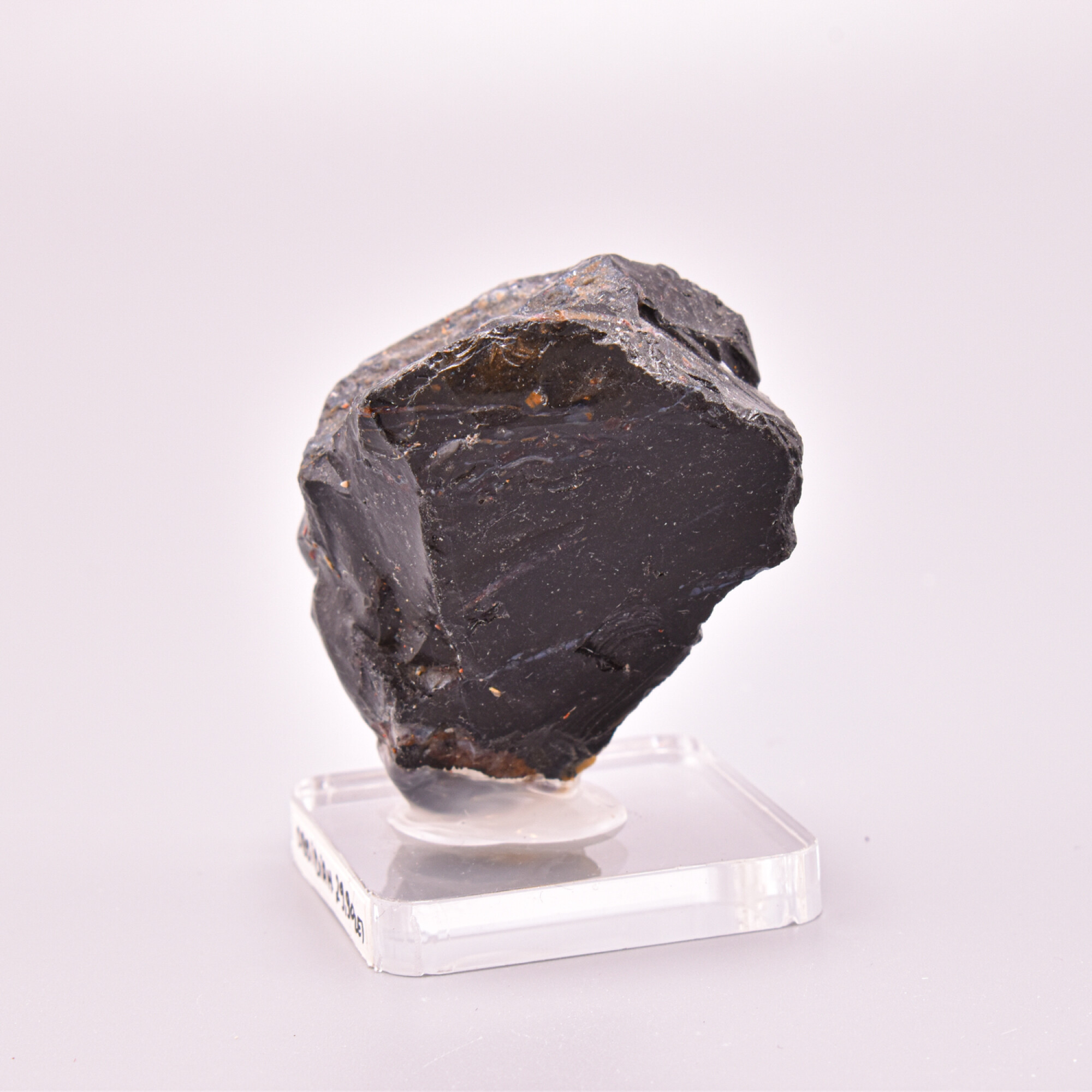 Piatra bruta pe suport, obsidian