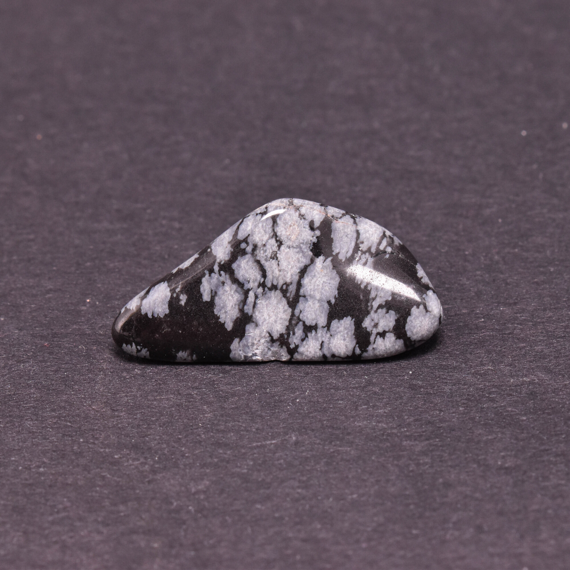 Piatra rulata obsidian fulg de nea