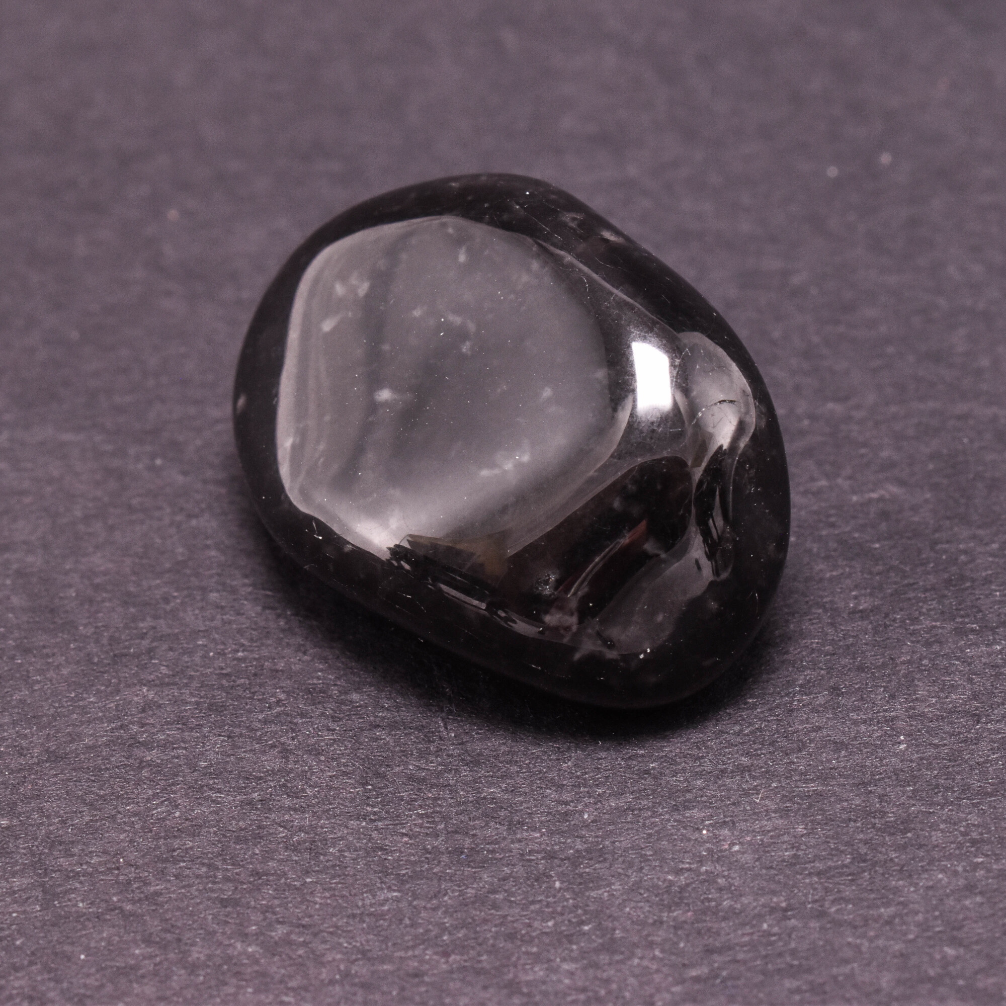 Piatra rulata, onix negru