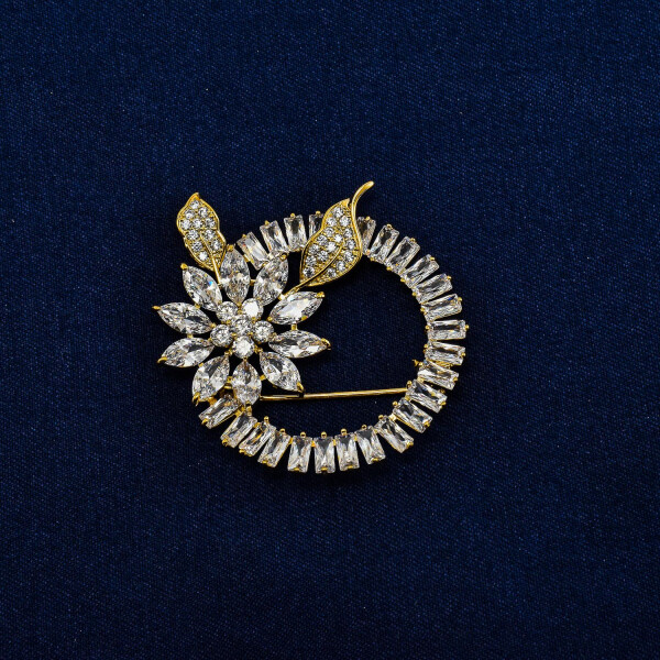 Brosa cu cristale swarovski, placata cu aur 18k 