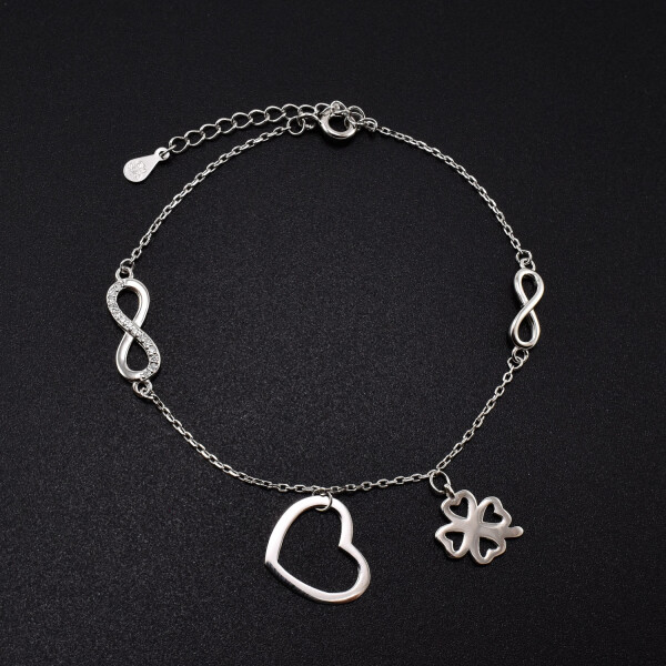 Bratara dama din argint cu accesorii in forma de inima, trifoi, infinit