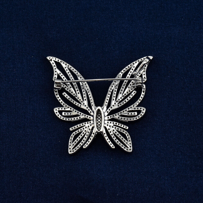 Brosa cu cristale swarovski placata cu aur alb 18k, in forma de fluture BRS-33