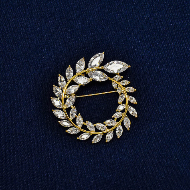 Brosa placata cu aur 18k cu cristale swarovski BRS-30