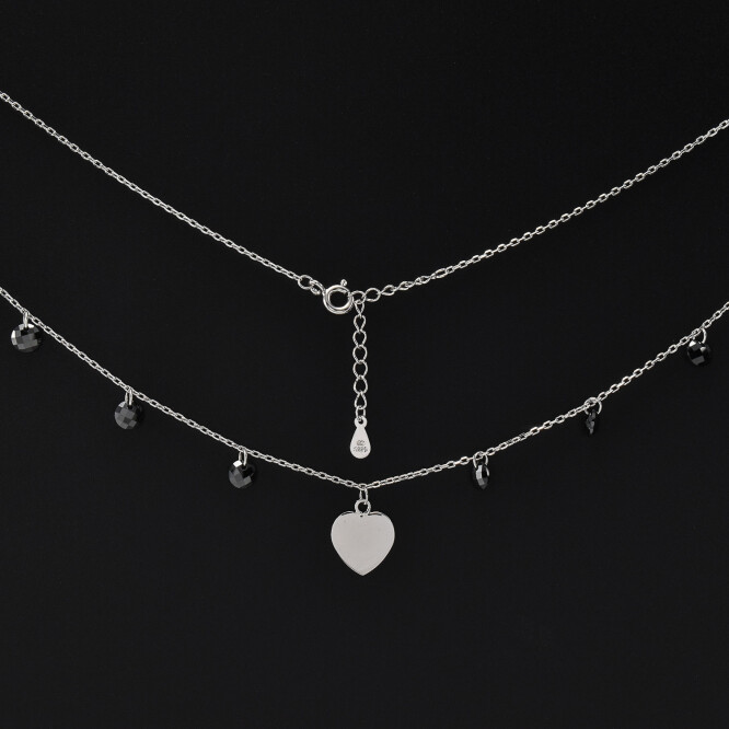 Lantisor dama din argint si cristale negre cu accesoriu in forma de inima 