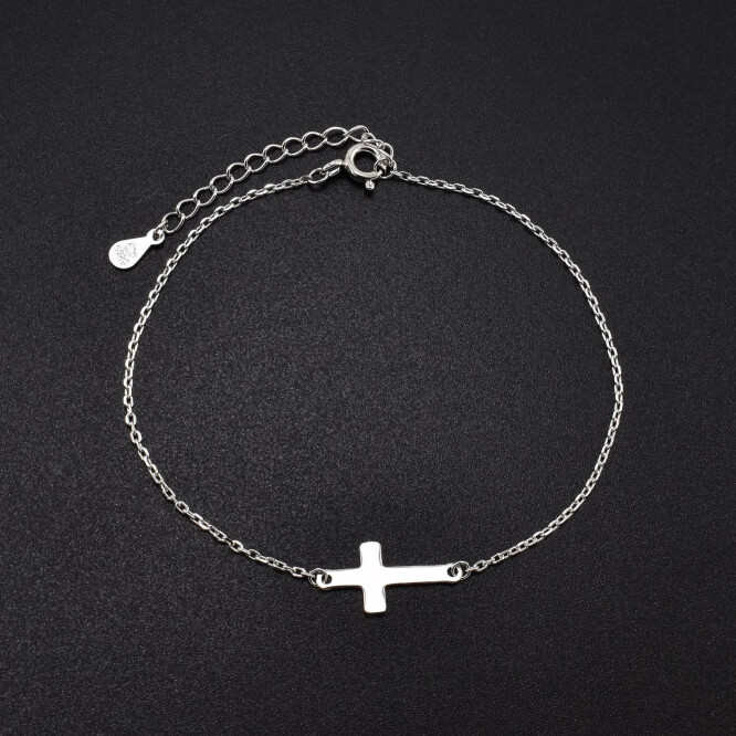 Bratara dama din argint cu accesoriu in forma de cruce