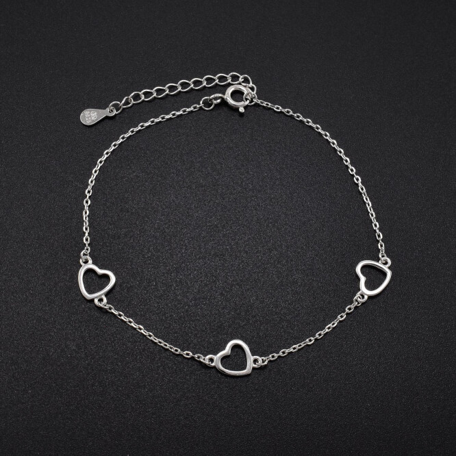 Bratara dama din argint cu accesorii in forma de inima