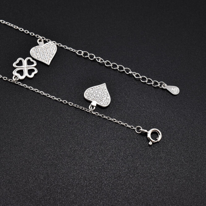 Bratara dama din argint cu accesorii in forma de inimi, trifoi, fulg