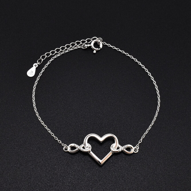 Bratara dama din argint cu accesorii in forma de inima si infinit