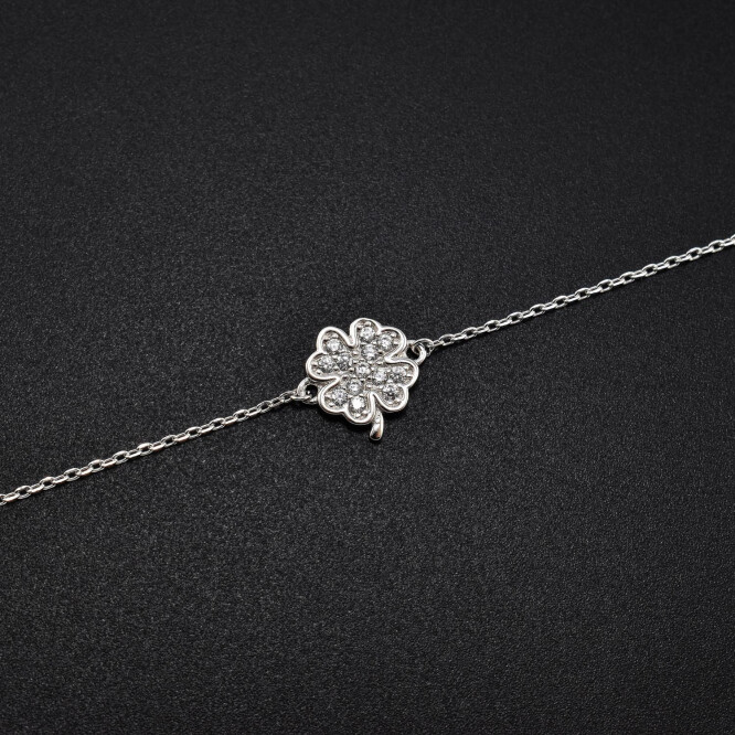 Bratara dama din argint cu accesoriu in forma de trifoi cu patru foi