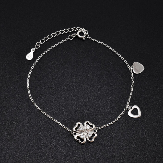 Bratara dama din argint cu accesorii in forma de inima si trifoi