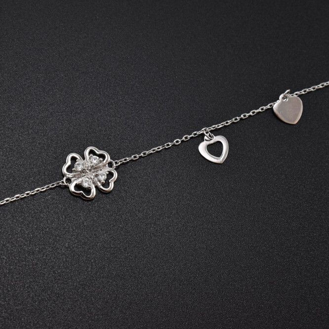 Bratara dama din argint cu accesorii in forma de inima si trifoi