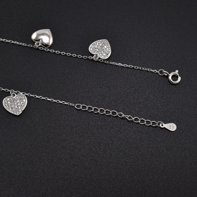 Bratara dama din argint cu accesorii in forma de inima si cristale swarovski