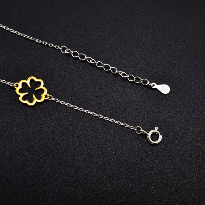 Bratara dama din argint cu accesorii in forma de trifoi cu patru foi, placate cu aur 18K