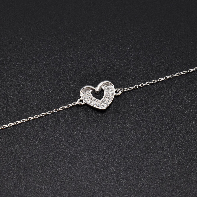Bratara dama din argint cu accesoriu in forma de inima acoperita cu cristale swarovski