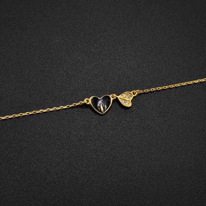 Bratara dama cu accesorii in forma de inima din argint placat cu aur 18K