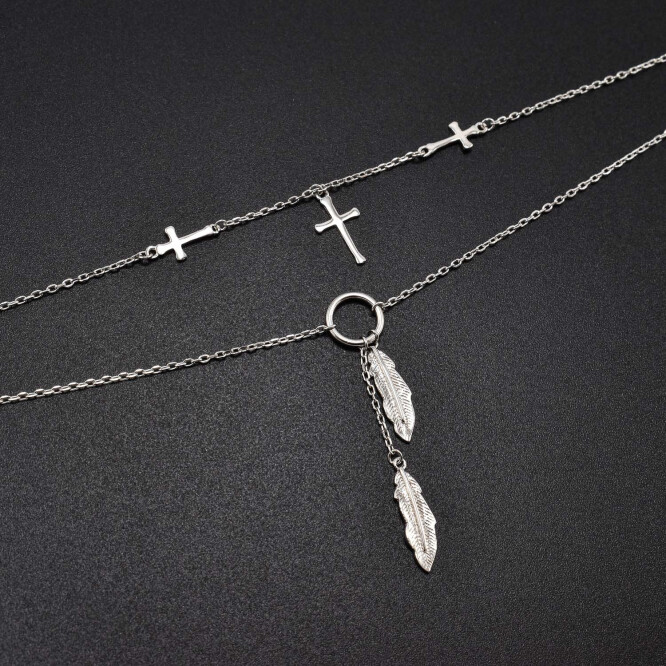Bratara dama din argint cu accesorii in forma de pana si cruce