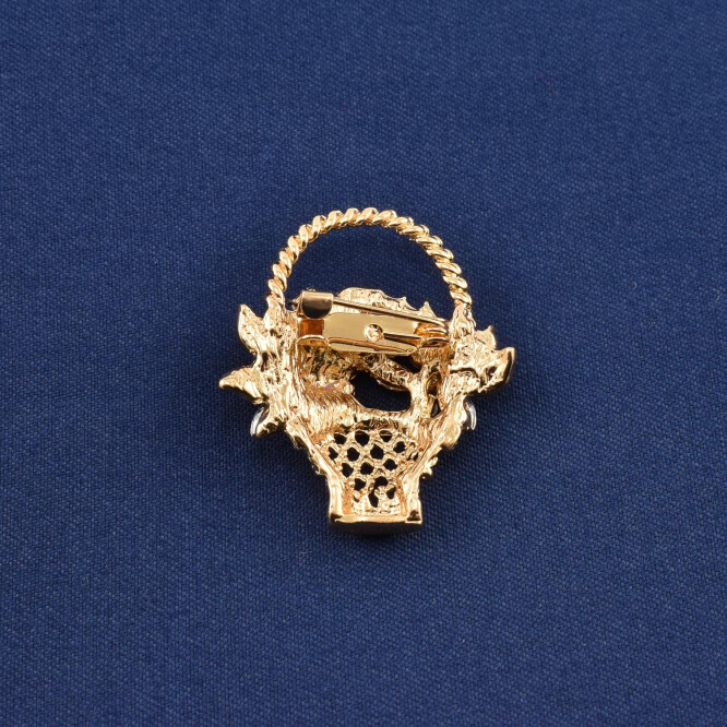 Martisor brosa "Cos cu flori" cu cristale zirconia roz