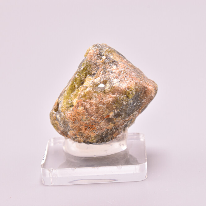 Piatra bruta de granat verde
