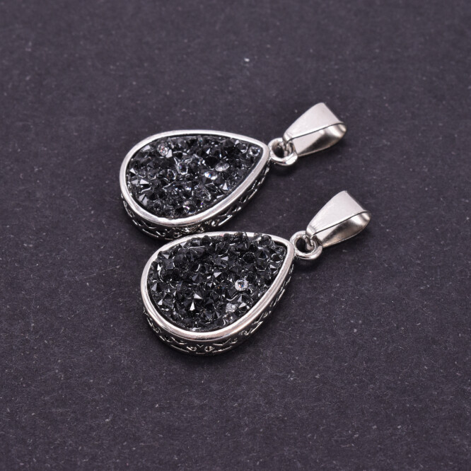 PANDANTIV DRUZY DIN RASINA IN FORMA DE LACRIMA, NEAGRA